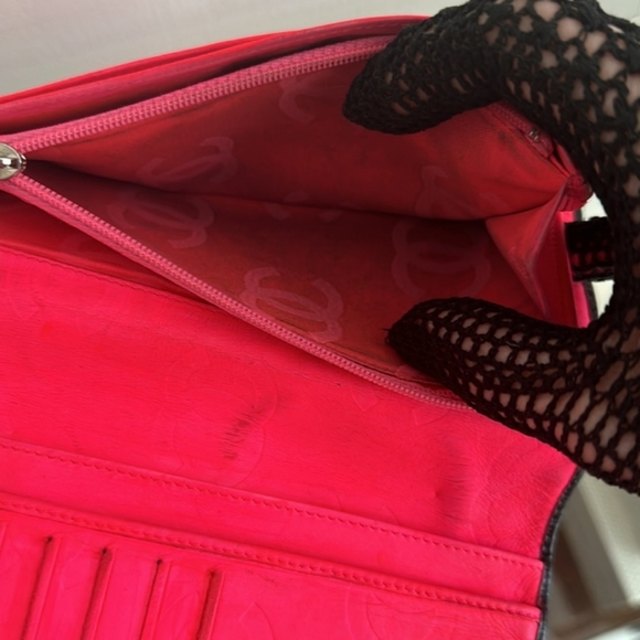 Chanel Black Quilted Lambskin Ligne Cambon Vertical Wallet with Pink Interior - Picture 16 of 16